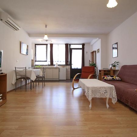 Apartment Svid โรวีน ภายนอก รูปภาพ