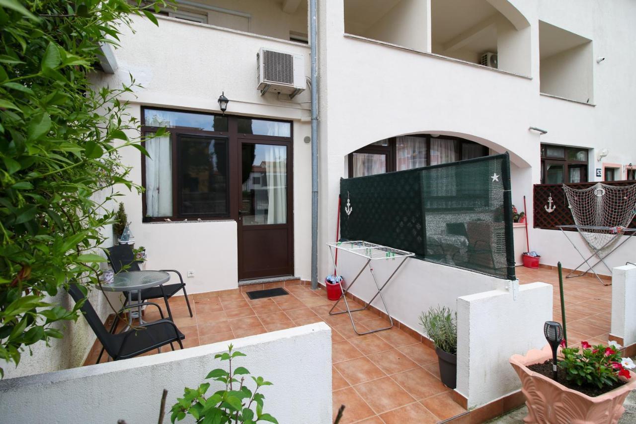 Apartment Svid โรวีน ภายนอก รูปภาพ