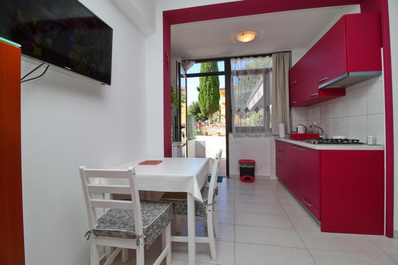 Apartment Svid โรวีน ภายนอก รูปภาพ