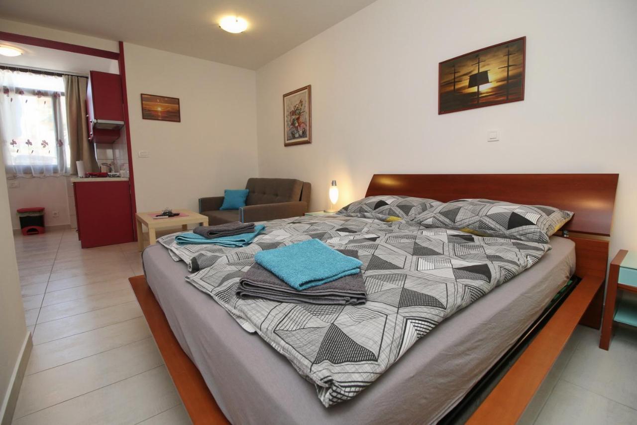 Apartment Svid โรวีน ภายนอก รูปภาพ