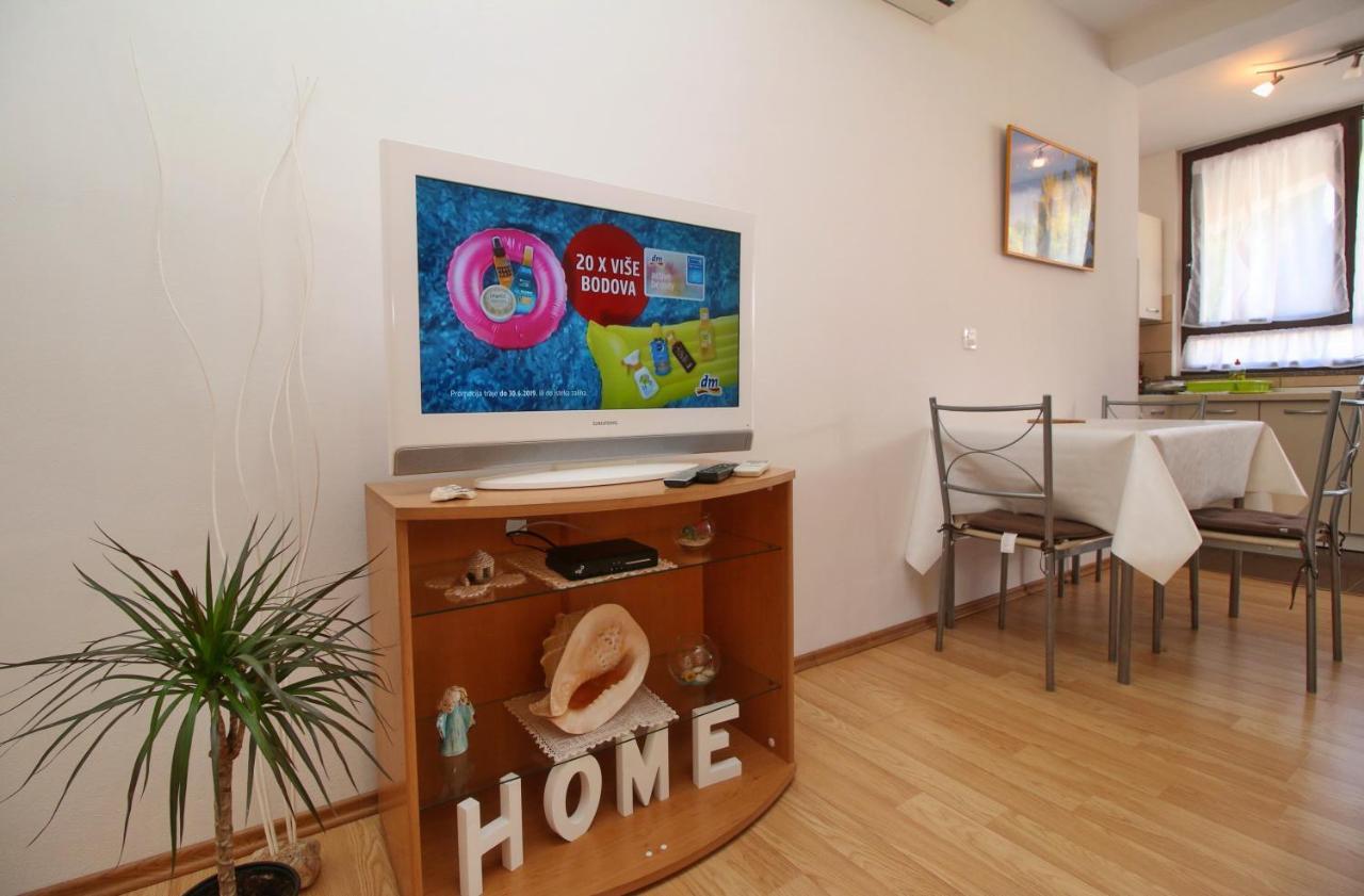 Apartment Svid โรวีน ภายนอก รูปภาพ