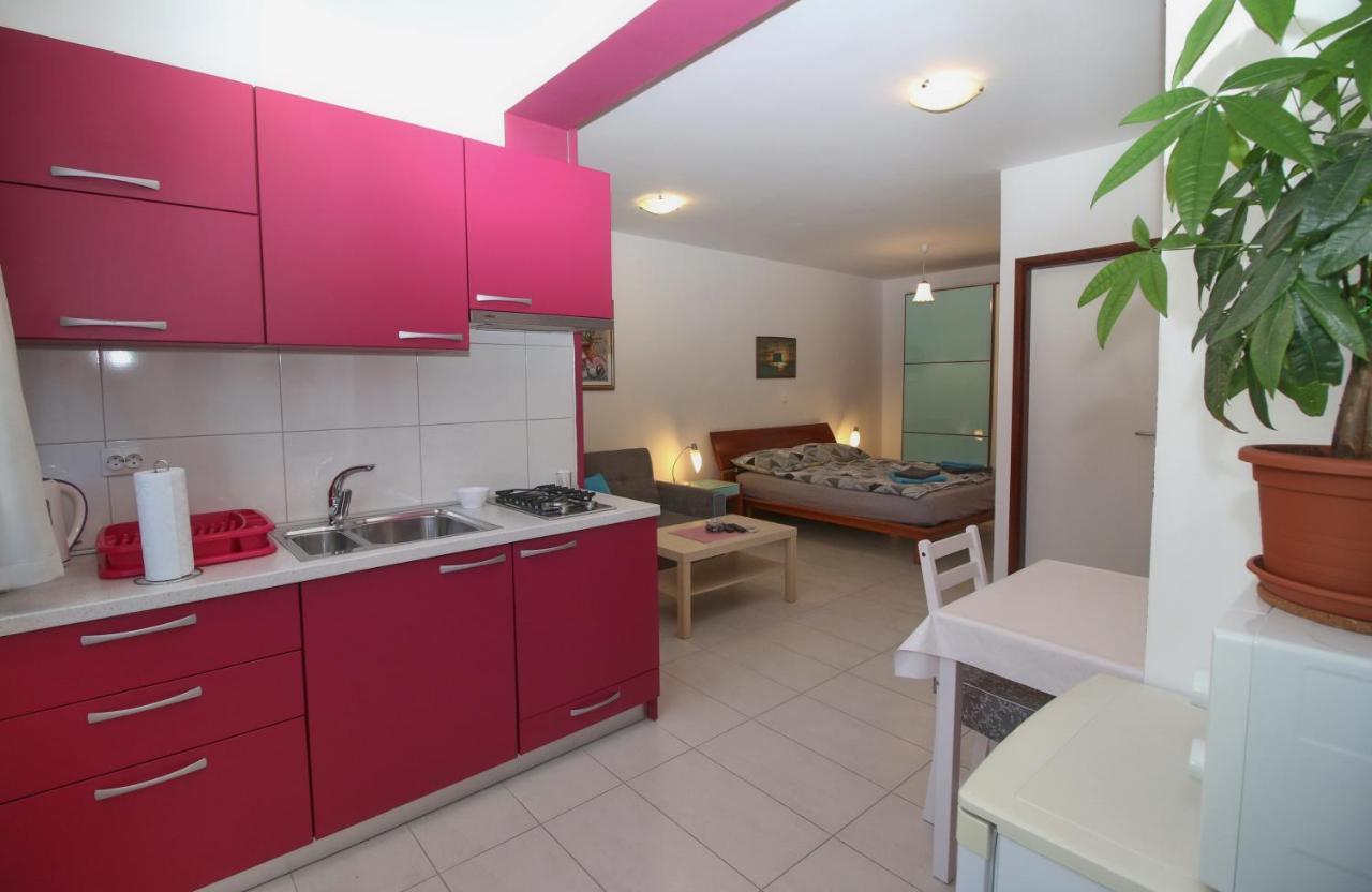 Apartment Svid โรวีน ภายนอก รูปภาพ