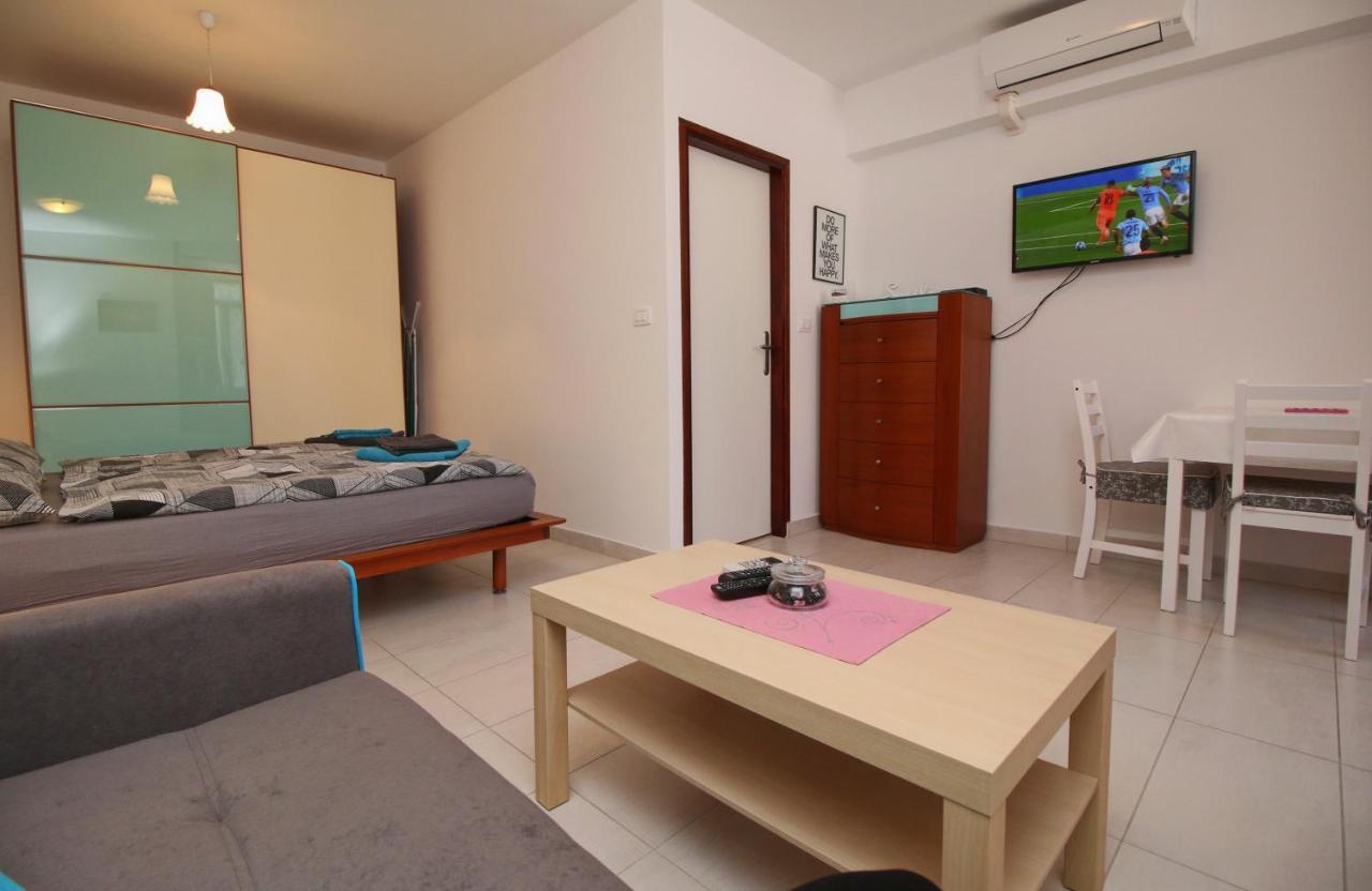Apartment Svid โรวีน ภายนอก รูปภาพ
