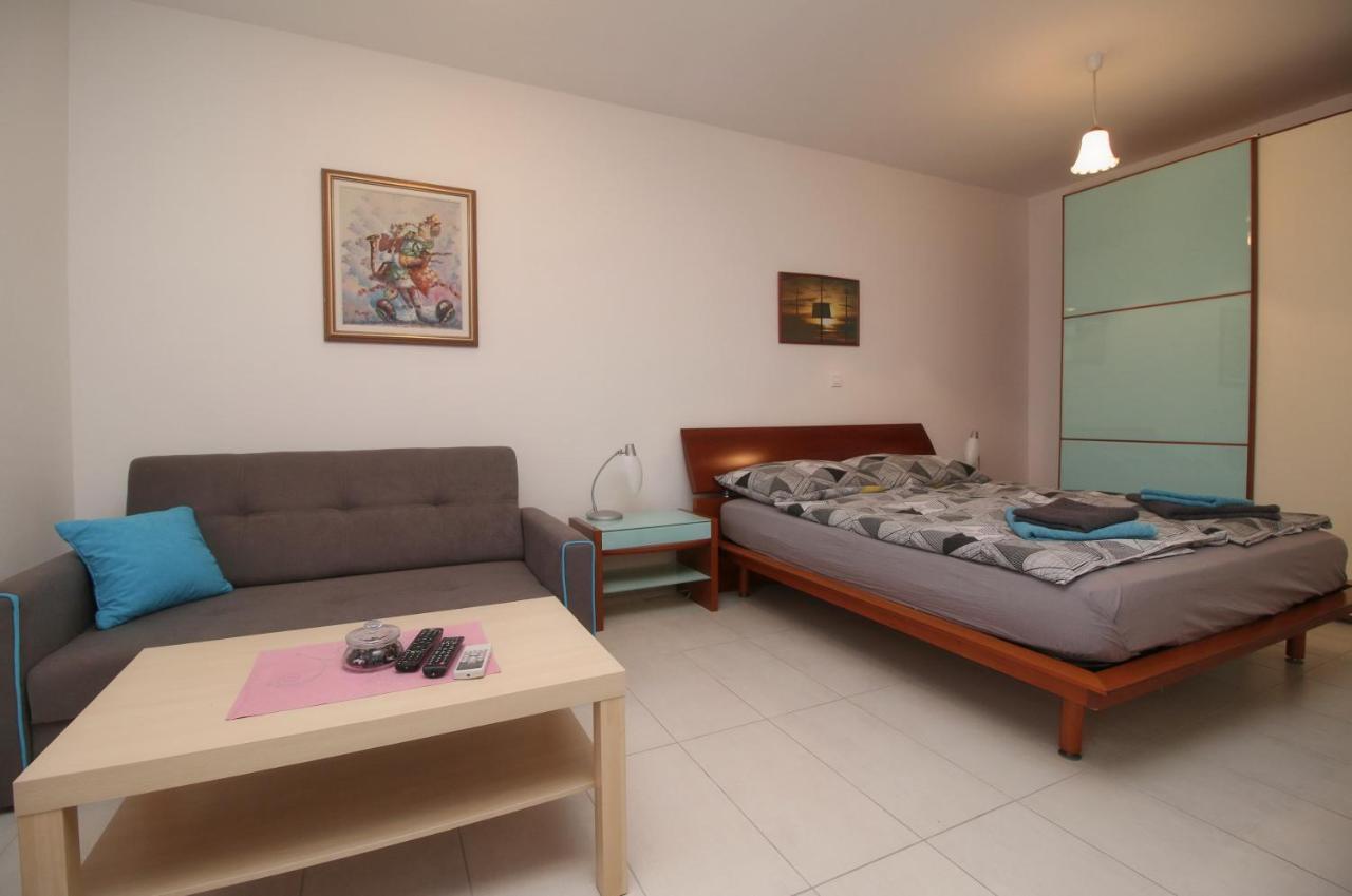 Apartment Svid โรวีน ภายนอก รูปภาพ