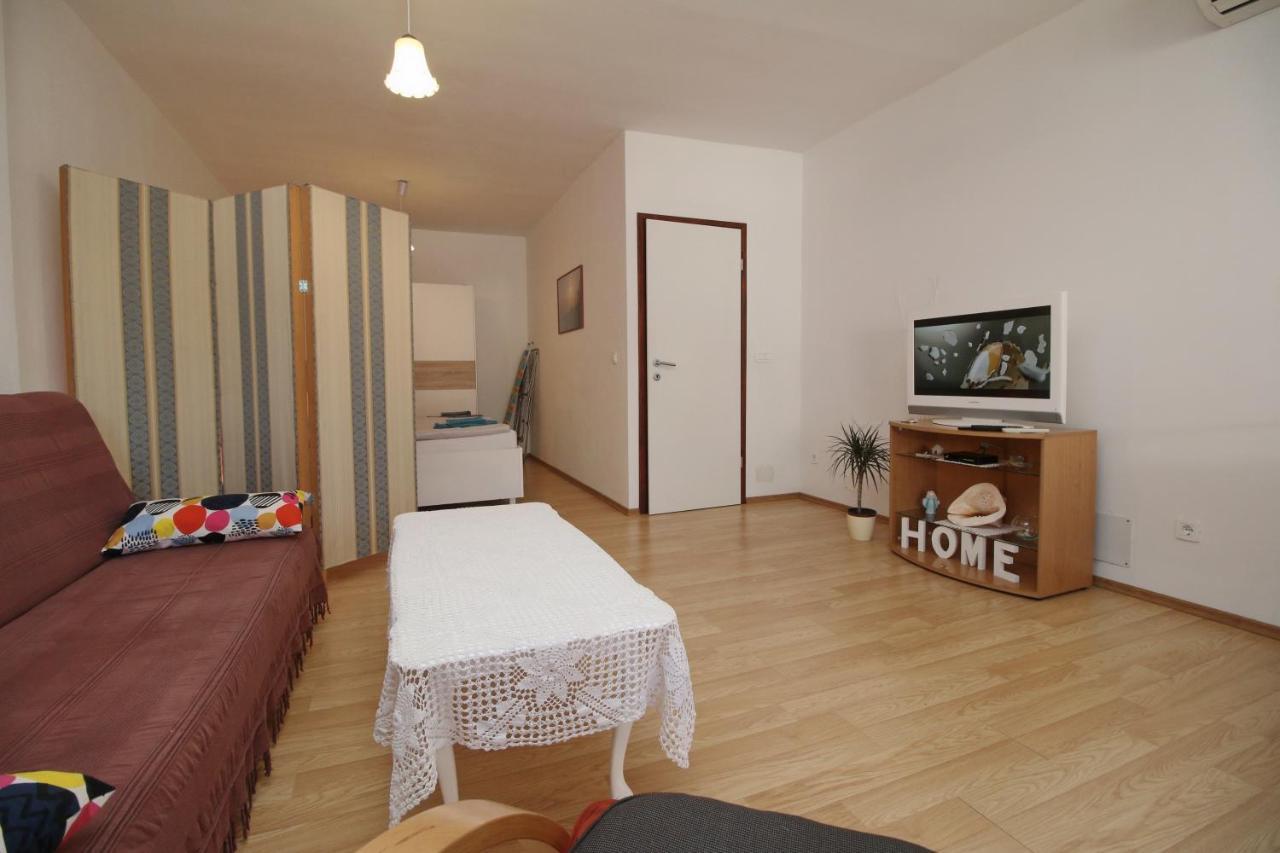 Apartment Svid โรวีน ภายนอก รูปภาพ
